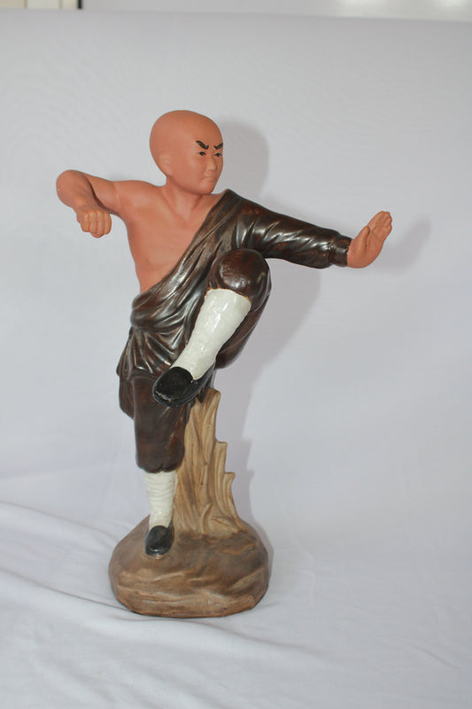 Kung Fu Monk Bonsai Figurine – Action Pose Ceramic Statue for Bonsai, Terrarium & Home Décor